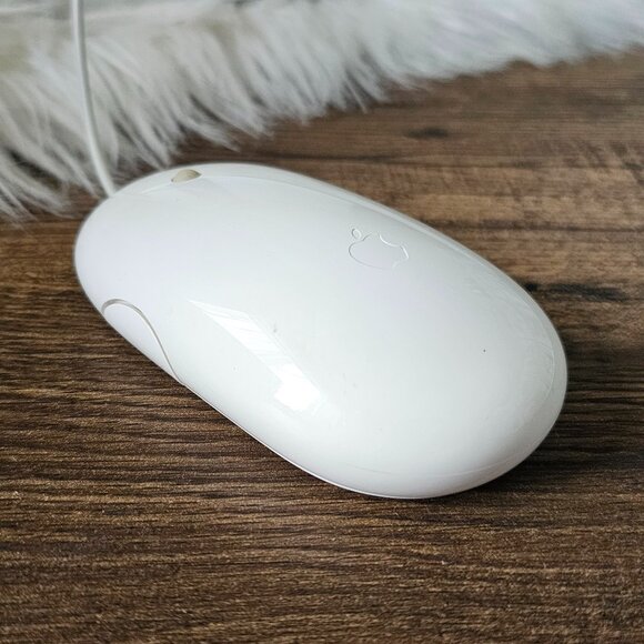 Apple Mighty Mouse A1152 Wired USB-A - Picture 1 of 3